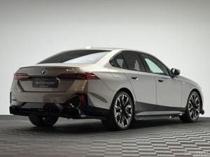 BMW 5-Series 530E M SPORT PRO - Image 4