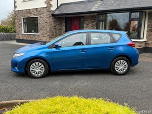 Low km 2014 Toyota Auris! - Image 4