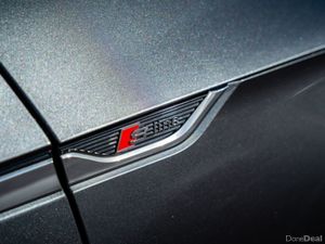Audi A5 2.0 TDI S LINE AUTO *LOW MILEAGE* - Image 4