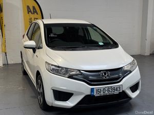 2015 Honda FIT/JAZZ 1.5 Hybrid automatic 🚗 - Image 2