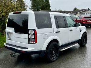 Land Rover Discovery 2015 5 seater crew cab - Image 3