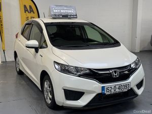 2015 Honda FIT/JAZZ 1.5 Hybrid automatic🚗 - Image 2