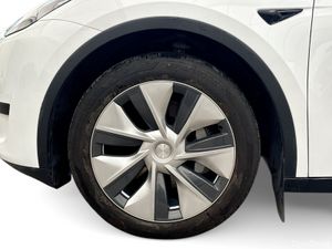 Tesla Model Y 2023 - Image 4