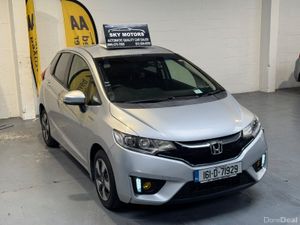 2016 Honda FIT/JAZZ 1.5 Hybrid automatic🚗 - Image 3