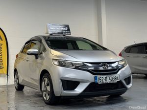 2015 Honda FIT/JAZZ 1.5 Hybrid automatic🚗 - Image 2