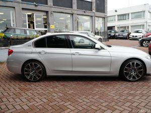 2017 BMW 3-SERIES 330E HYBRID 4DR SALOON AUTO - Image 3