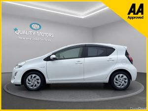 2017 Toyota Aqua 1.5 Hybrid White (S170) - Image 4