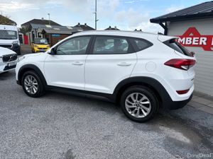 2017 Hyundai Tucson 1.6 GDi SE Nav Petrol Manual - Image 4