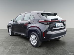 2024 TOYOTA YARIS CROSS LUNA HYBRID AUTO - Image 3
