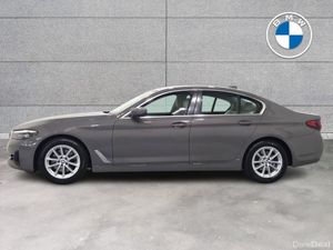 BMW 5-Series 520d SE Saloon - Image 4