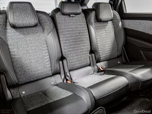 Peugeot 5008 Allure Hybrid Auto 145HP - Image 4