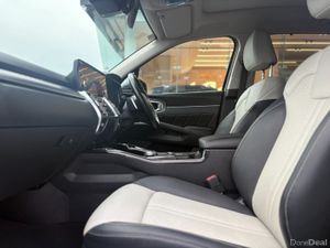 Kia Sorento 1.6 Plug in hybrid ( 7 Seats ) - Image 2