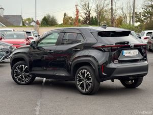 *ONLY 866 MILES* 251 TOYOTA YARIS CROSS 1.5 HYBRID - Image 3