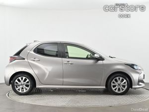 Toyota Yaris Yaris Hybrid 1.5 - Image 2