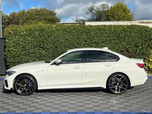 BMW 3-Series 330e M-SPORT COMPETITION 2.0 HYBRID / - Image 3