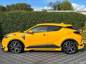 Toyota C-HR 1.8 HYBRID AUTO // APPLE CARPLAY/ANDRO - Image 3
