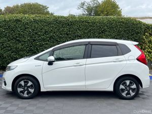 Honda Fit F-PACKAGE 1.5 HYBRID AUTO // NEW NCT // - Image 3