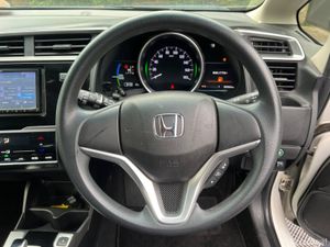 Honda Fit F-PACKAGE 1.5 HYBRID AUTO // NEW NCT // - Image 4
