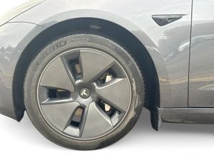 Tesla Model 3 2023 - Image 4