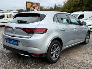 2021 Renault Megane 1.6 HYBRID PLUG-IN E-TECH - Image 3