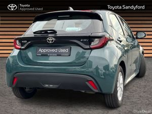 Toyota Yaris HYBRID LUNA // REAR CAMERA // TOYOTA - Image 2