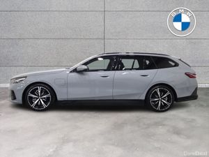 BMW 5-Series G61 530e M Sport Touring XB1 - Image 4