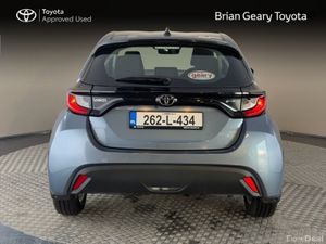 Toyota Yaris HYBRID LUNA - Image 4