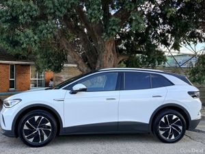 2023 Volkswagen ID.4..52 KWH BATTERY..PAN ROOF - Image 3