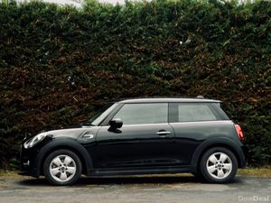 MINI Cooper D 1.5 2021 - Image 2