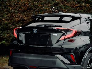 Toyota C-HR Hybrid 2017 |Stylish Hybrid Crossover - Image 4
