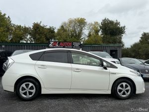 2014 Toyota Prius Hybrid - Image 4
