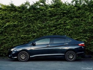 Honda Grace 1.5 2018 with Alloys & Carplay screen - Image 2