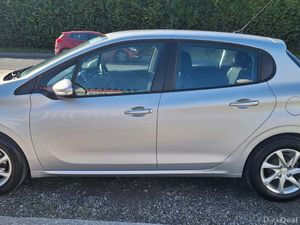 Peugeot 208 1.4 HDI Active - Image 3