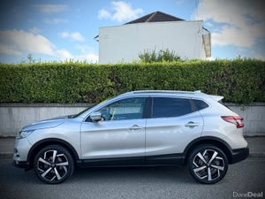 Nissan Qashqai 1.2 Petrol N-Connecta | Pan roof. - Image 3