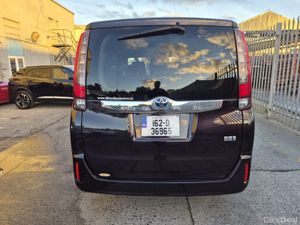 2016 Toyota Noah (7 Seater) - Image 4