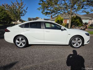 Opel Insignia 1.6 diesel ( New NCT and TAXED ) - Image 4