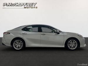 2020 Toyota Camry 2.5 Self Charging Hybrid Leather - Image 4