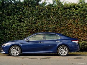 Toyota Camry G Leather 2017 | Blue | Only 54K Kms - Image 2