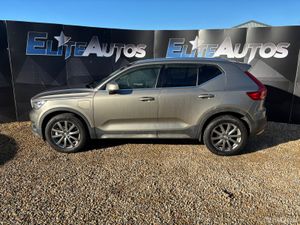 Volvo XC40 T5 RECHARGE PHEV 2021 - Image 2