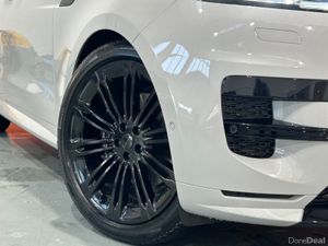 Land Rover Range Rover Sport DYNAMIC SE - Image 3