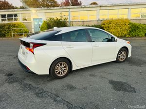 TOYOTA PRIUS HYBRID HI SPEC 59K SENSORS CRUISE CON - Image 4