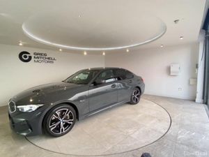 BMW 3-Series 330e xDrive M Sport 4dr Step Auto - Image 3
