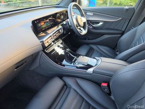 Mercedes-Benz EQC 400 AMG Line 4Matic - Image 3