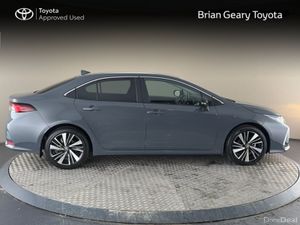 Toyota Corolla HYBRID LUNA SPORT SALOON - Image 3