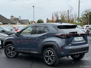252 TOYOTA YARIS CROSS 1.5 PETROL HYBRID AUTO - Image 3