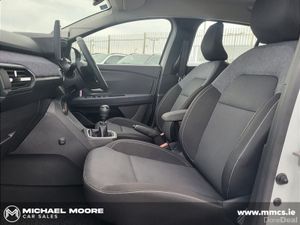 Dacia Sandero Expression TCe 1.0 Petrol 100BHP E06 - Image 4