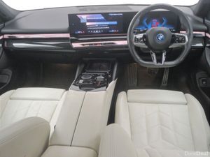 BMW i5 eDrive40 M Sport Pro Saloon - Image 4
