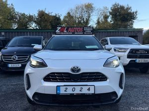 242 TOYOTA YARIS CROSS - Image 2