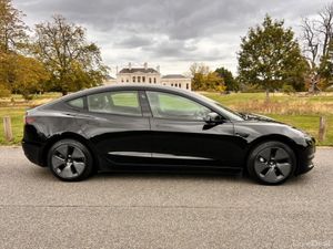 202 Tesla Model 3 Long Range - Image 4