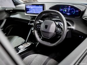 Peugeot 2008 E-Allure 54kWh 155HP - Image 2